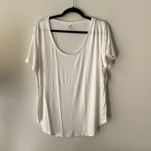 NWT Luxe Basic White Tee